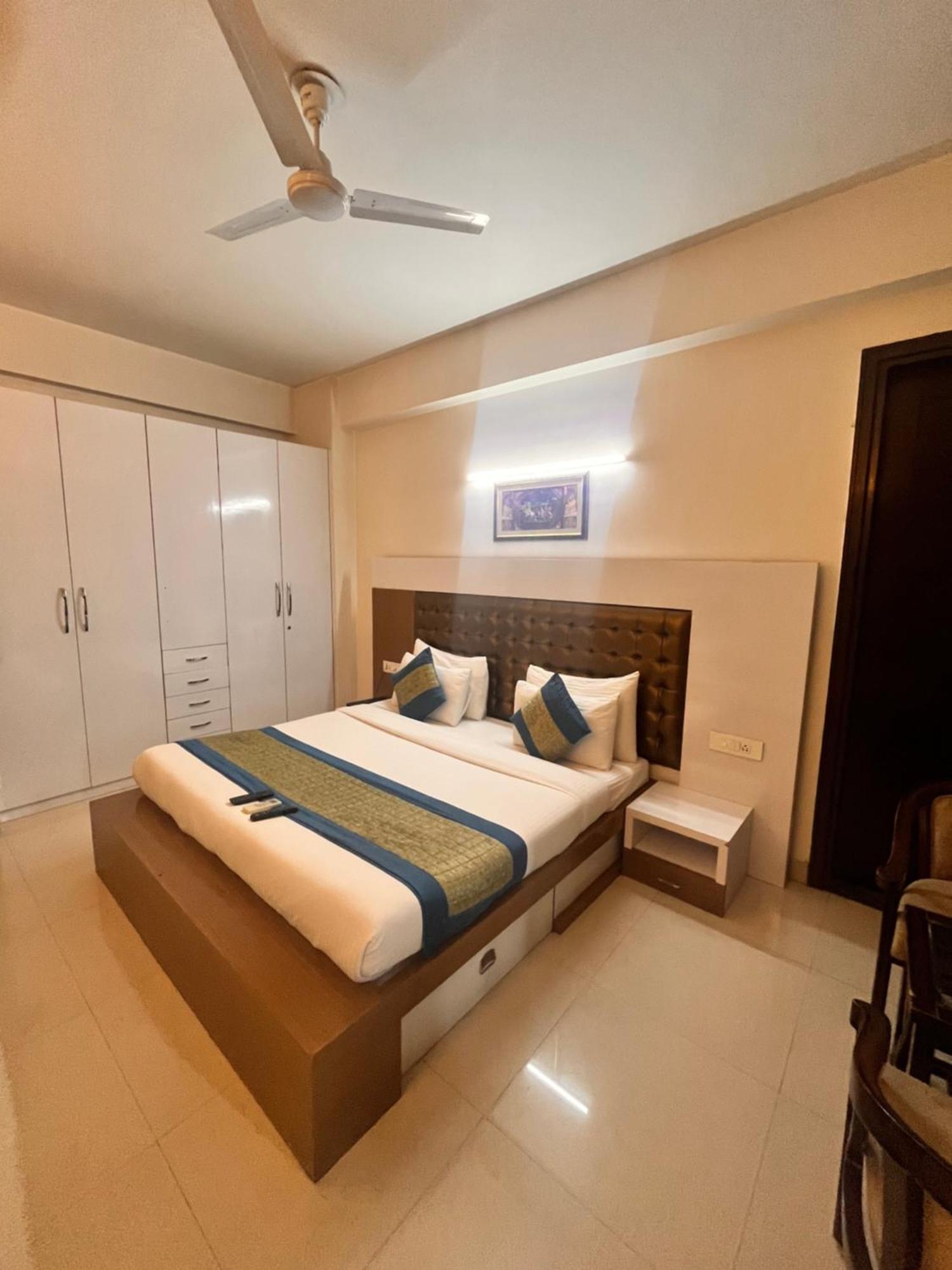 Gazebo Inn & Suites Medanta Gurgaon Eksteriør billede