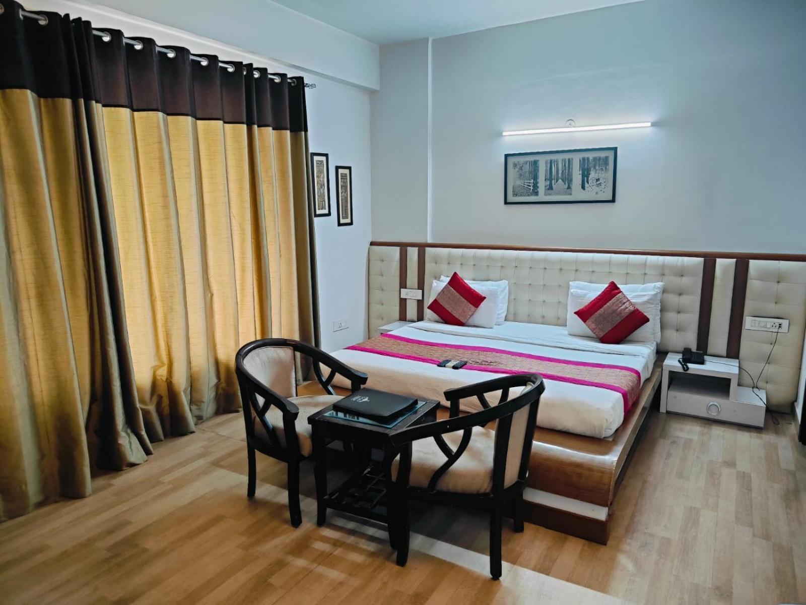 Gazebo Inn & Suites Medanta Gurgaon Eksteriør billede