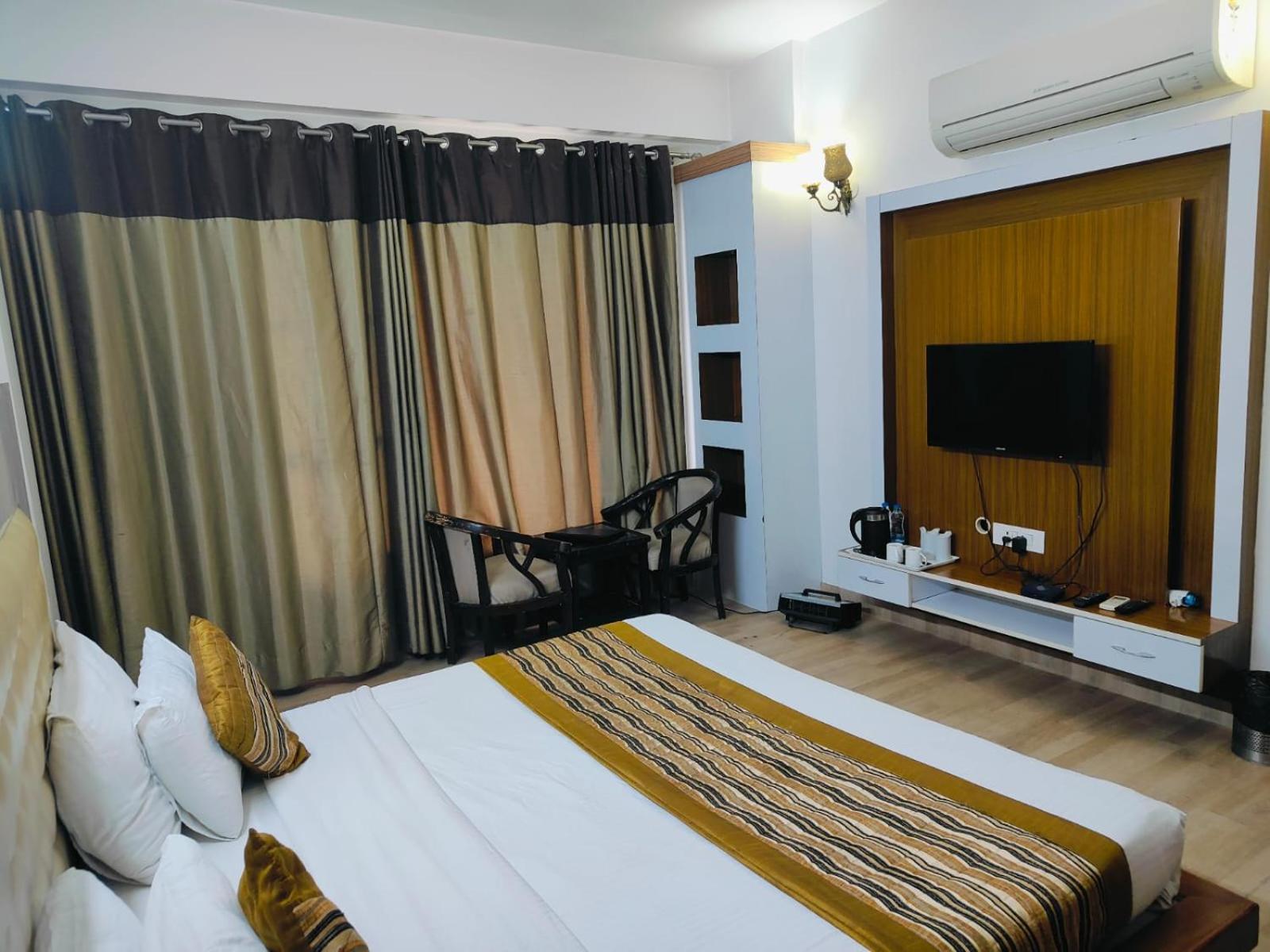 Gazebo Inn & Suites Medanta Gurgaon Eksteriør billede