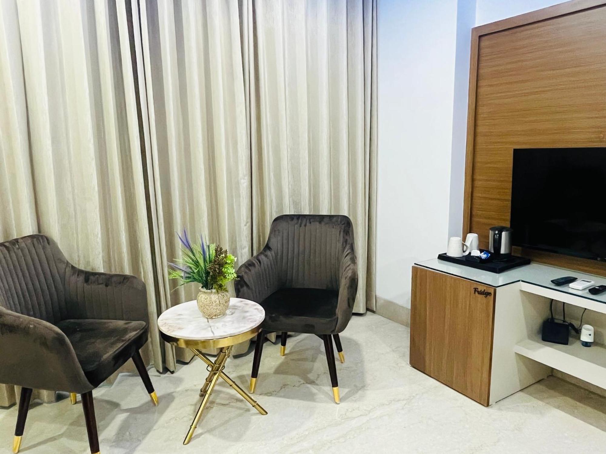Gazebo Inn & Suites Medanta Gurgaon Eksteriør billede