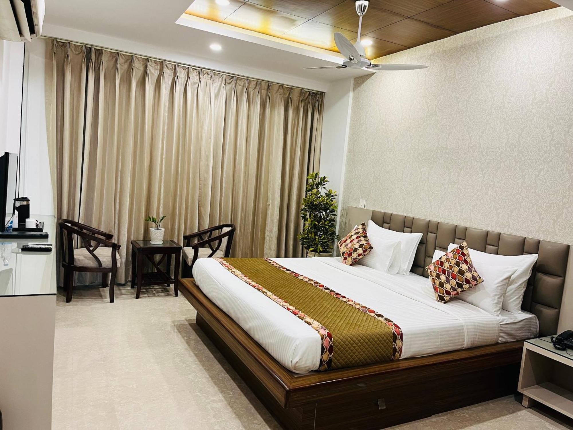 Gazebo Inn & Suites Medanta Gurgaon Eksteriør billede