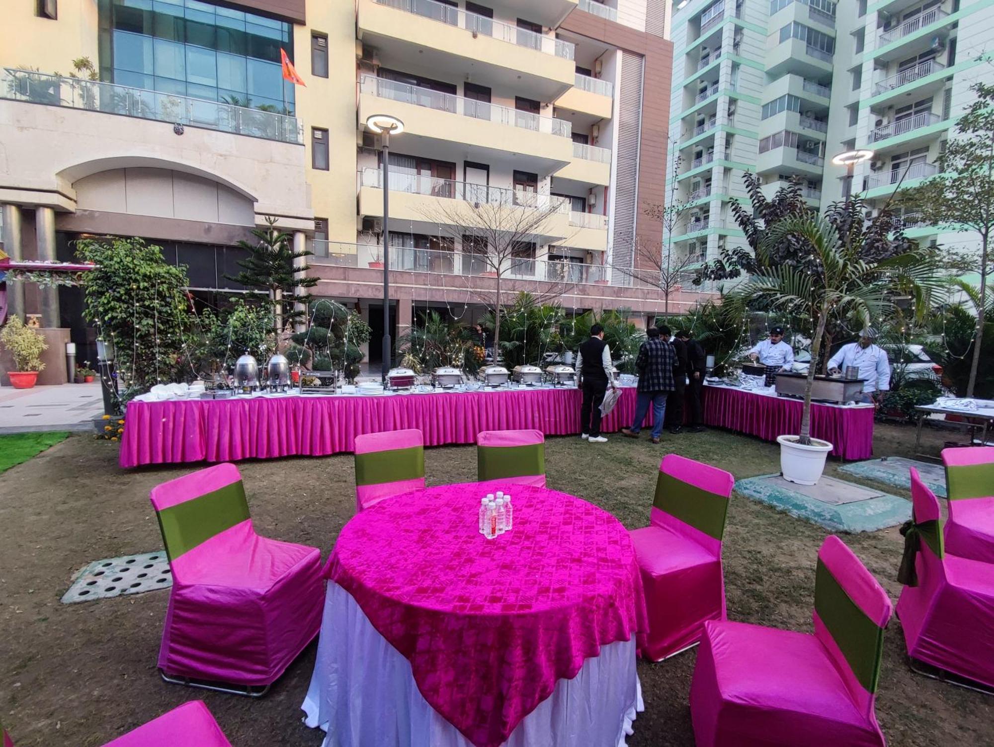 Gazebo Inn & Suites Medanta Gurgaon Eksteriør billede