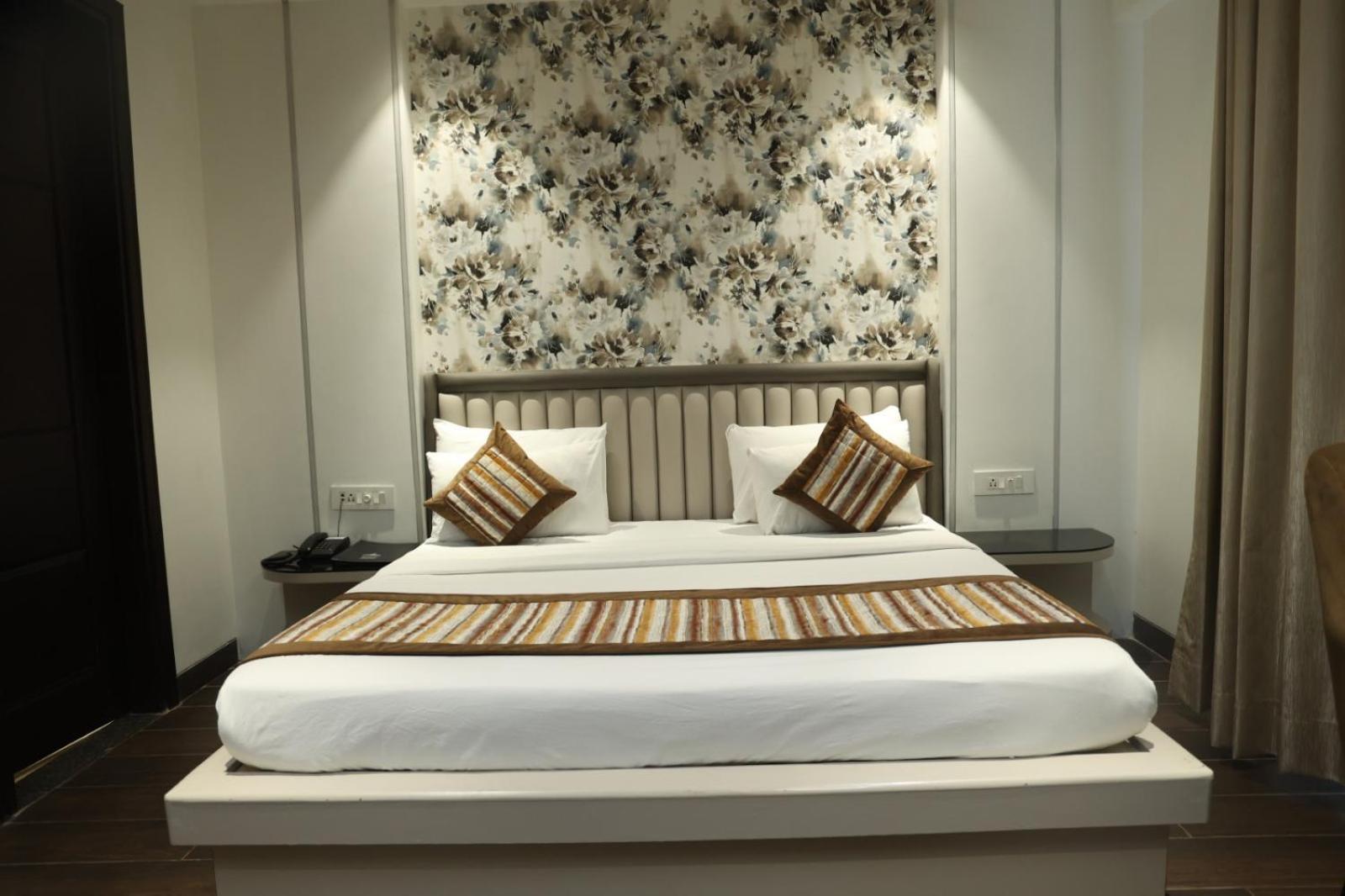 Gazebo Inn & Suites Medanta Gurgaon Eksteriør billede